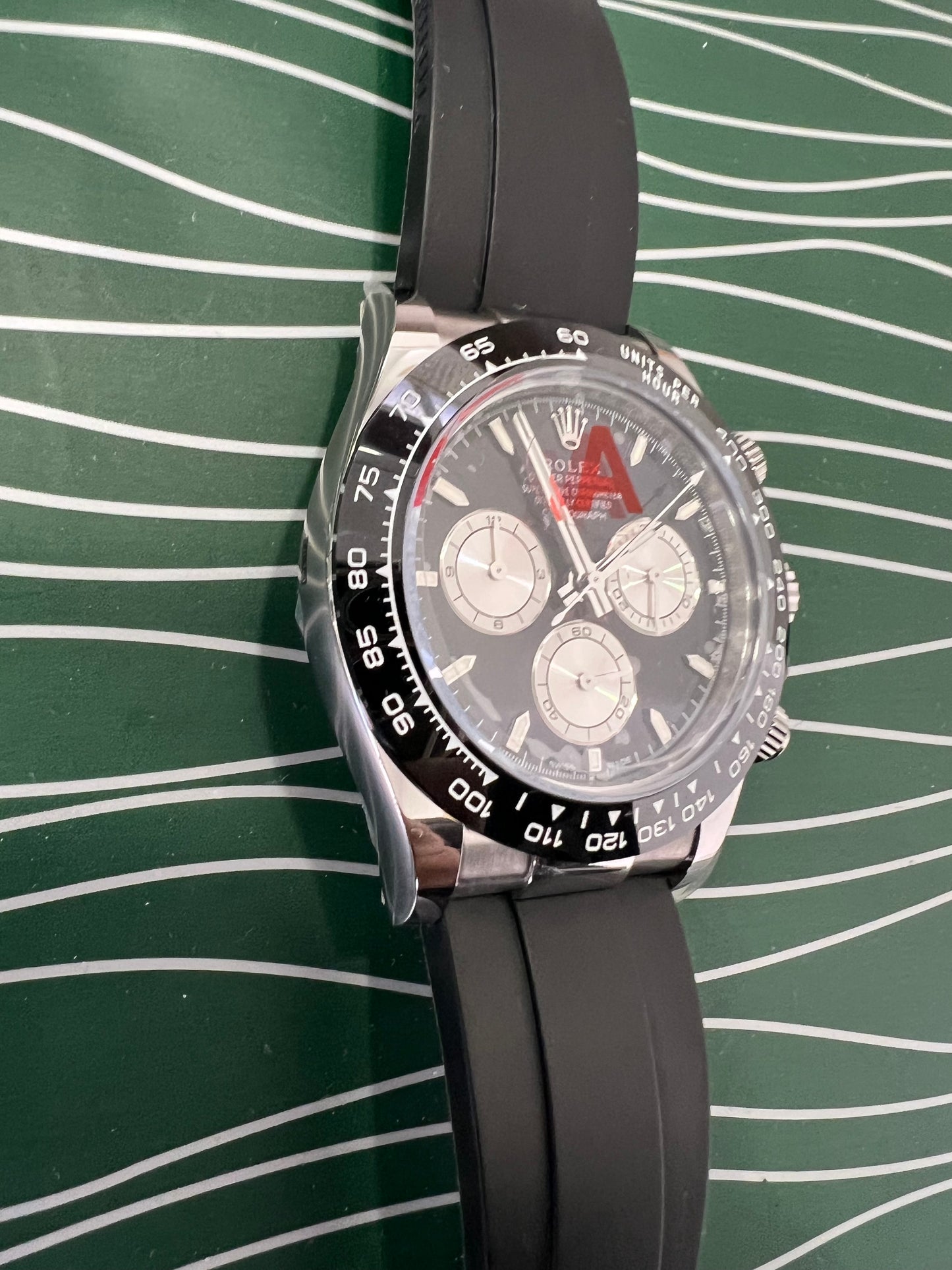Daytona Cosmograph Black Dial Black Bezel Silver Chronographs Oysterflex 