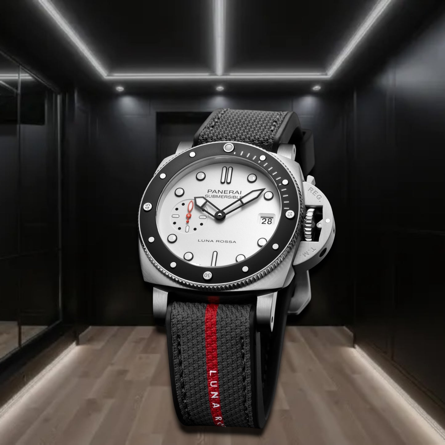 Panerai Submersible Luna Rossa 42mm PAM01579